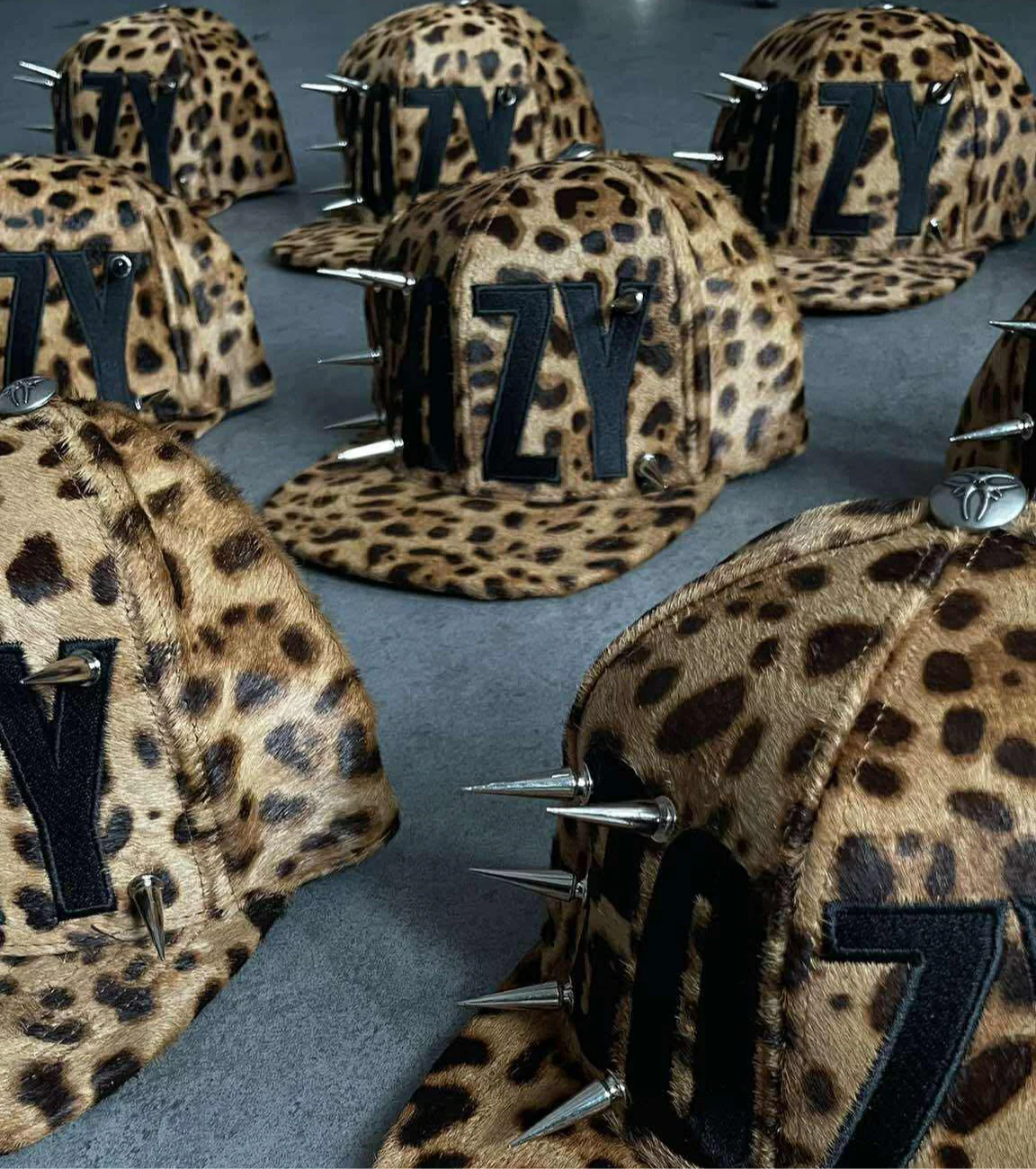 COZY SPIKED SNAPBACK - Image 7