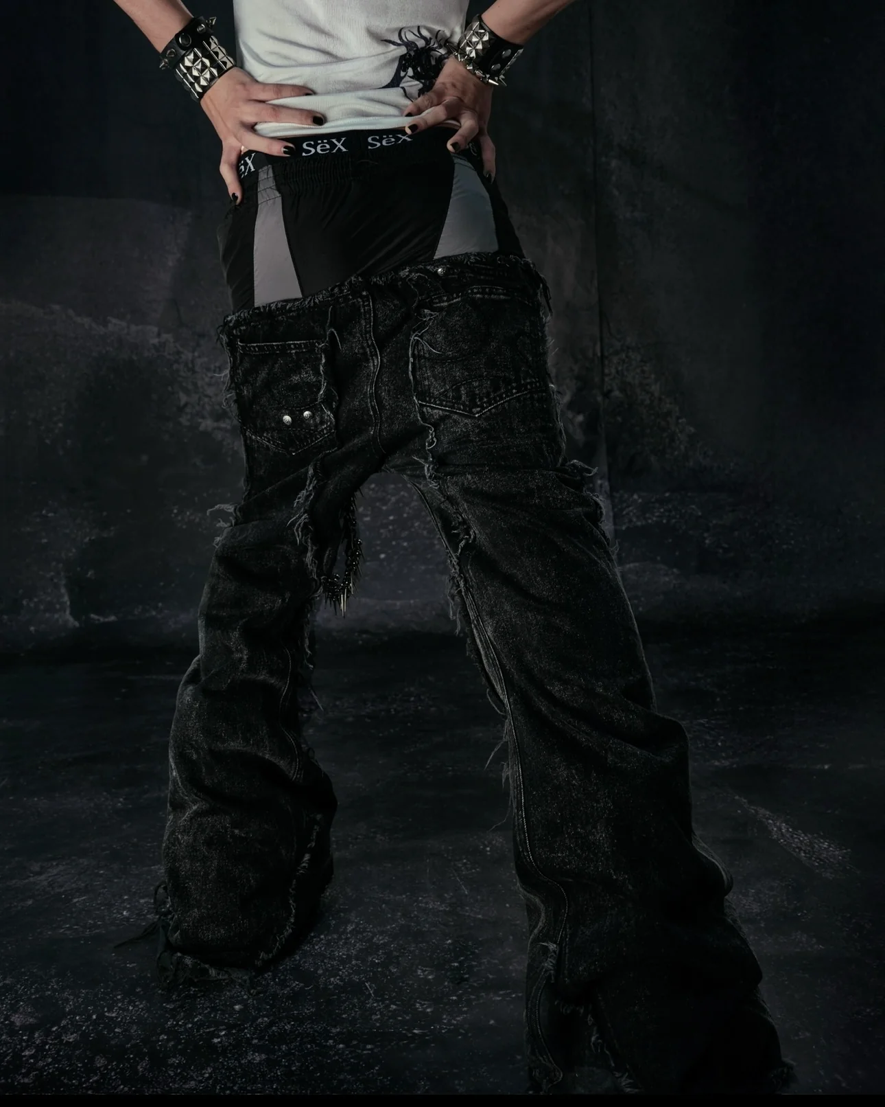 COZY25 TRIPPLE LAYER WAXED FLARED JEANS - Image 4