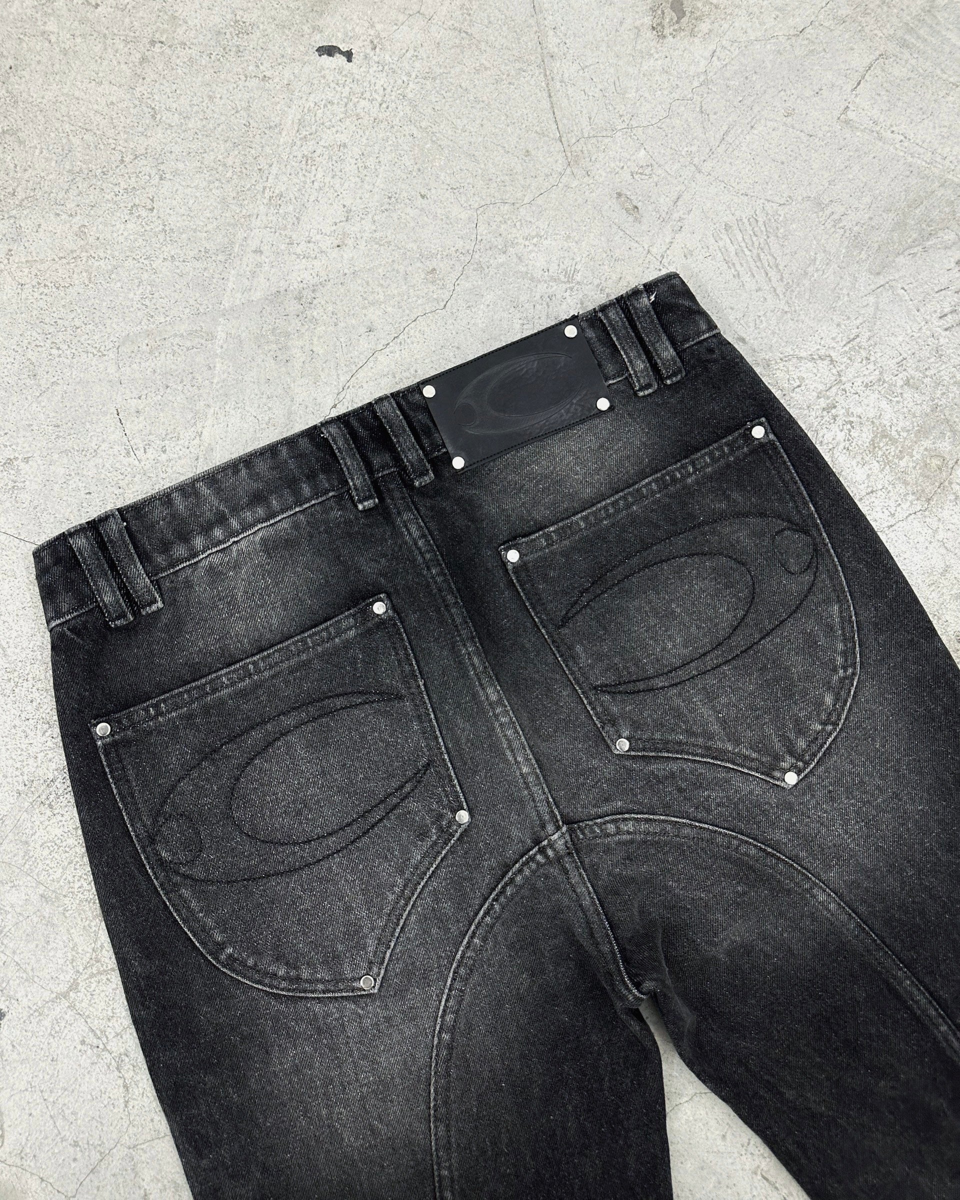 CZ DARK KNIGHT FLARE JEANS - Image 6
