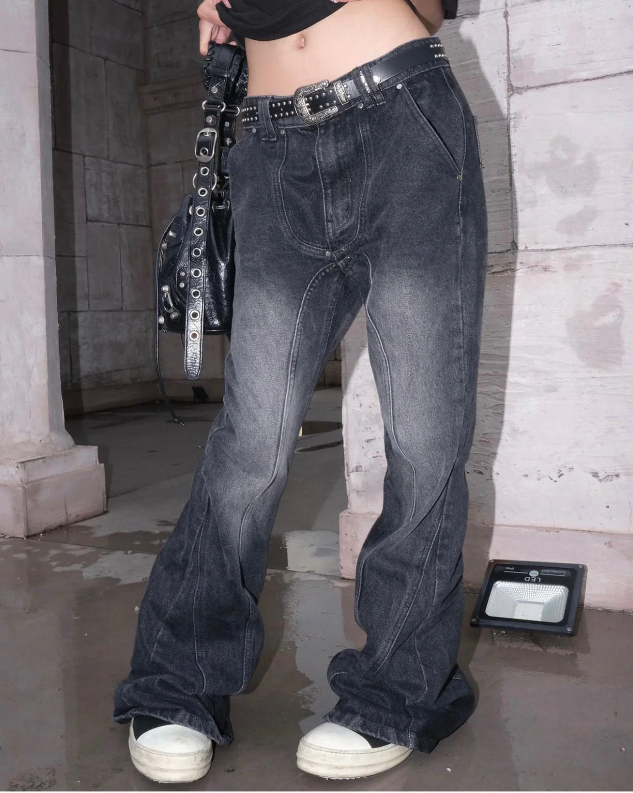 CZ DARK KNIGHT FLARE JEANS - Image 9