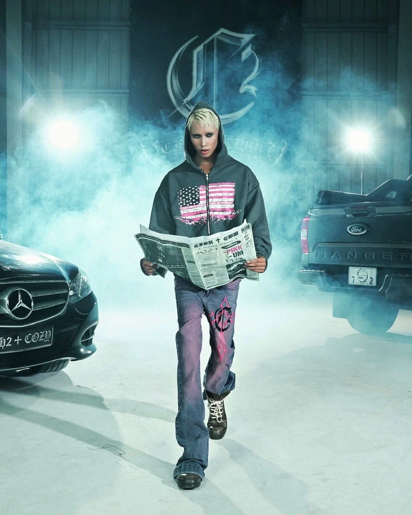 DOUBLE C CROSS PINK FLARE JEANS ( COZY X CH2) - Image 3