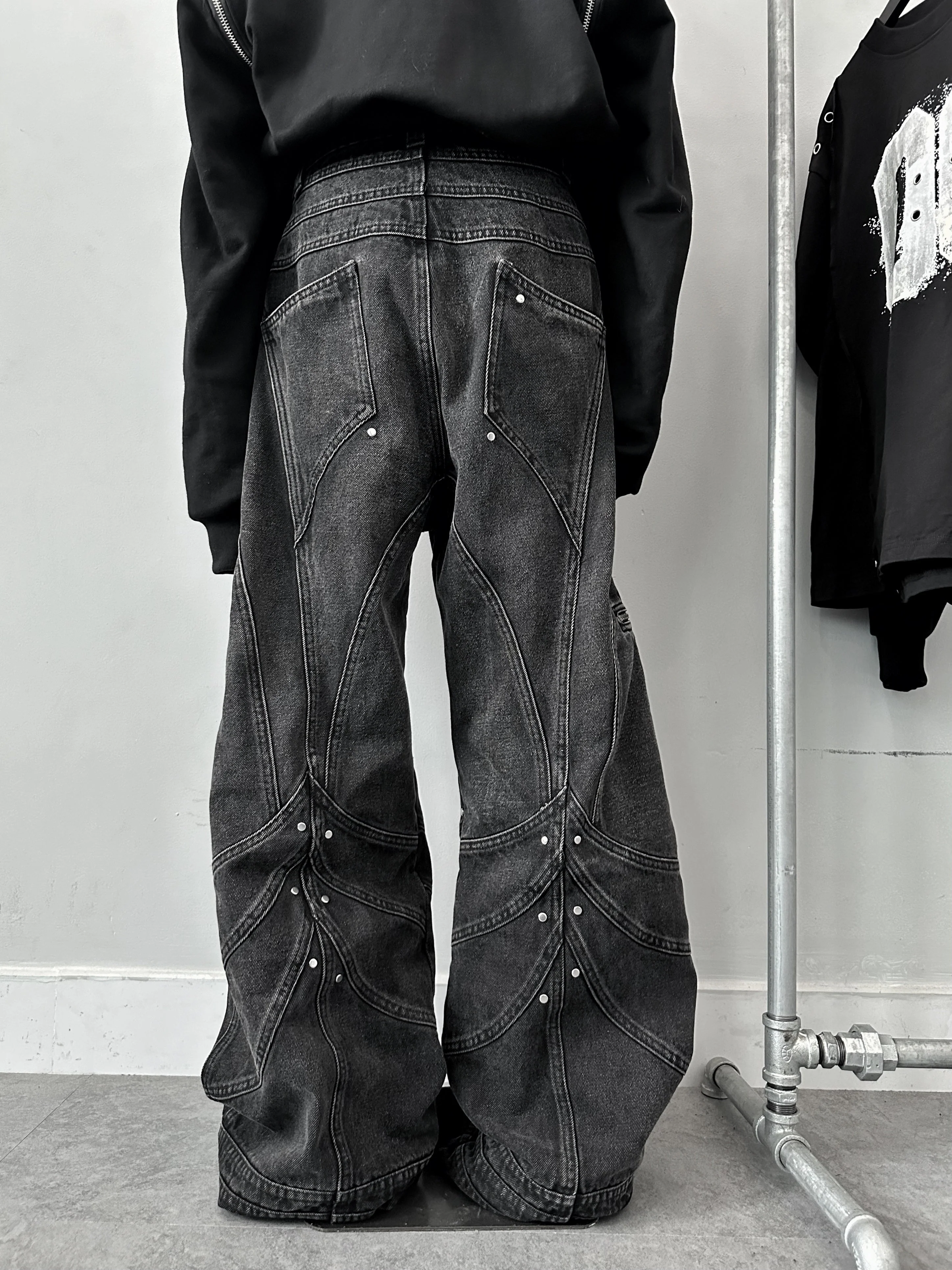 "FOUR KNIGHT" BAGGY FLARED JEANS - Image 8