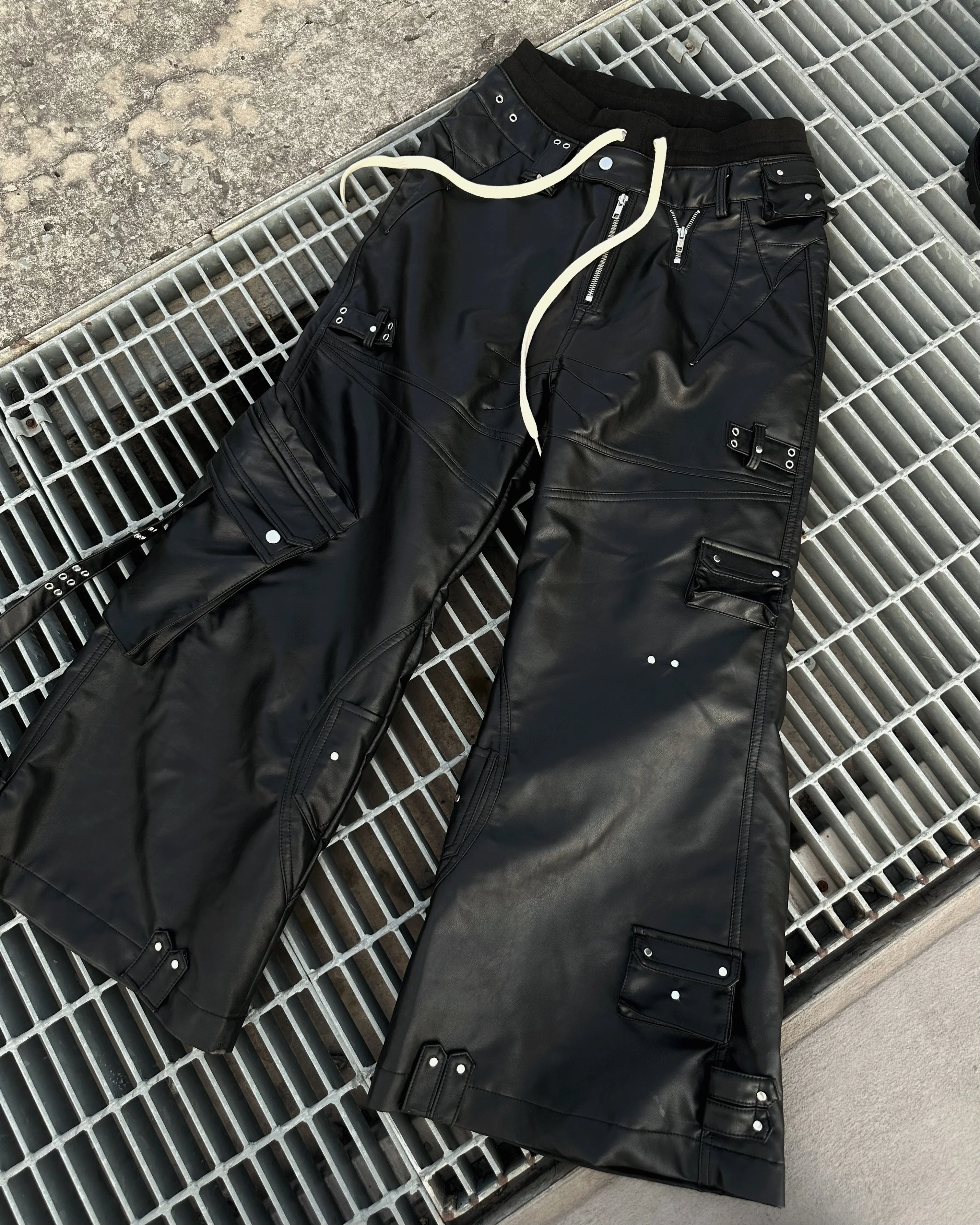 GHIDØRAH CHAØS LEATHER CARGO PANTS - Image 11