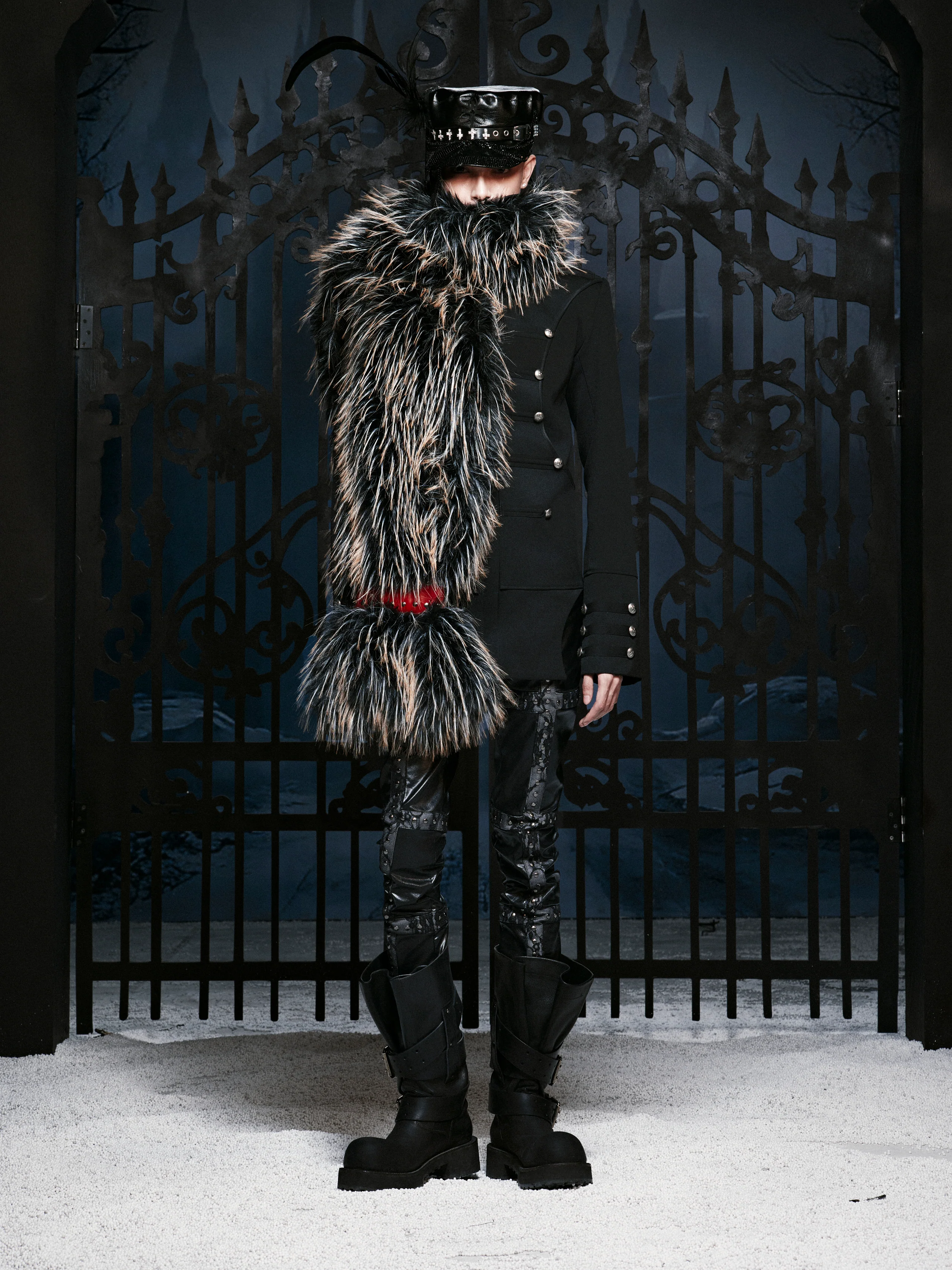 SL OVERSIZED BLACK FUR SCARF - Image 3